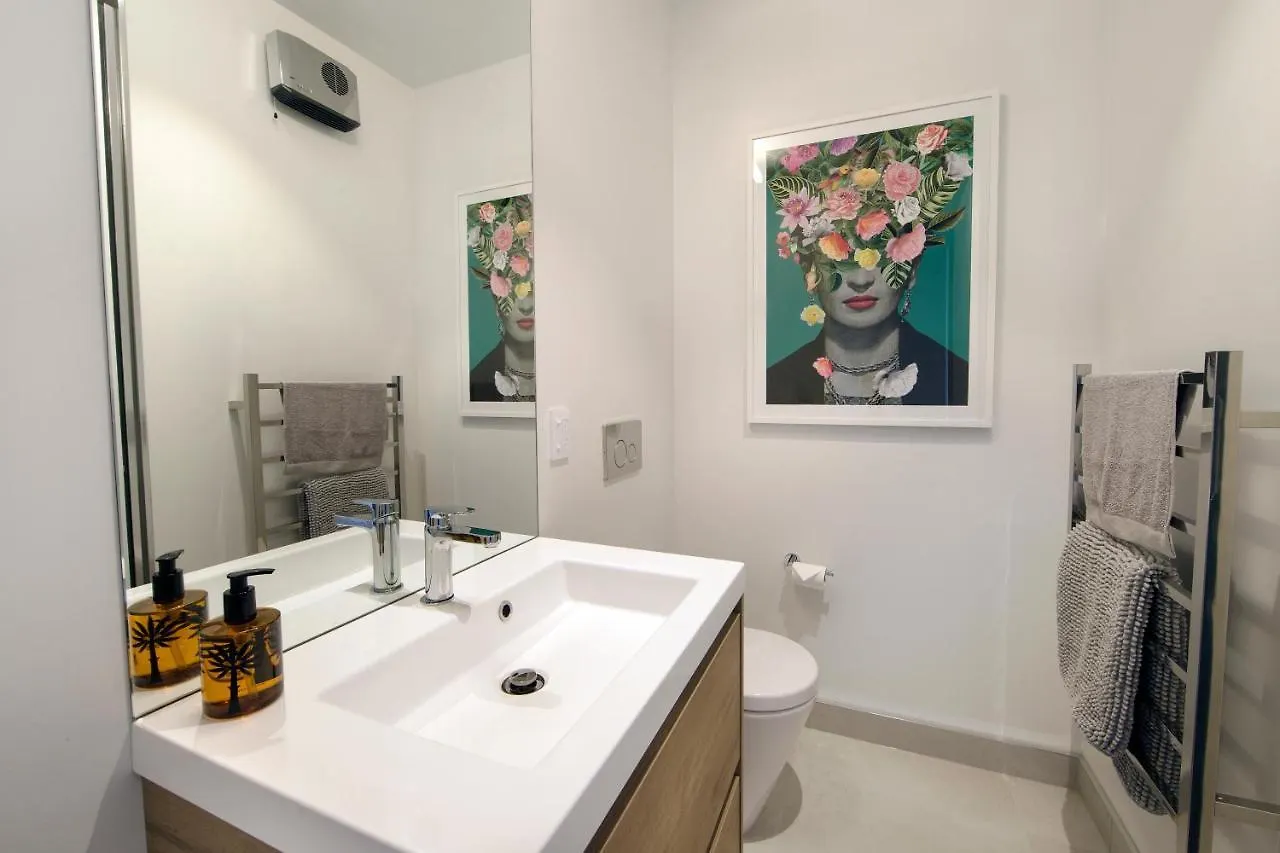 Funk In The City - Luxury Laneway Apartment With Single Garage Christchurch